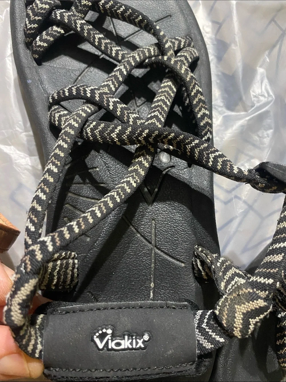 Viakix Black and Cream Braided-Strap Walking Sandals - women sz 8